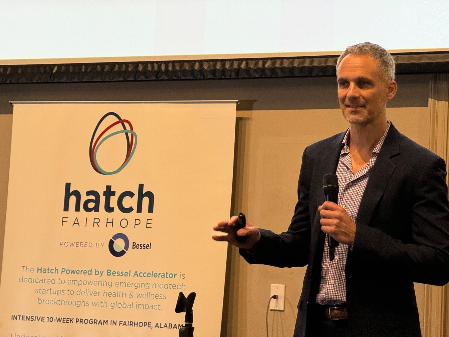 Medical innovators pitch companies at Hatch Fairhope